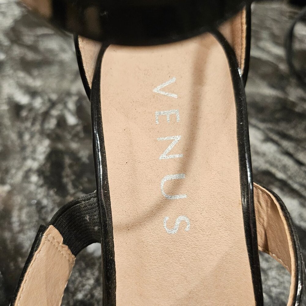 Venus Black Patent Leather Heels with Studded Bow Size 6.5 - Picture 3 of 3
